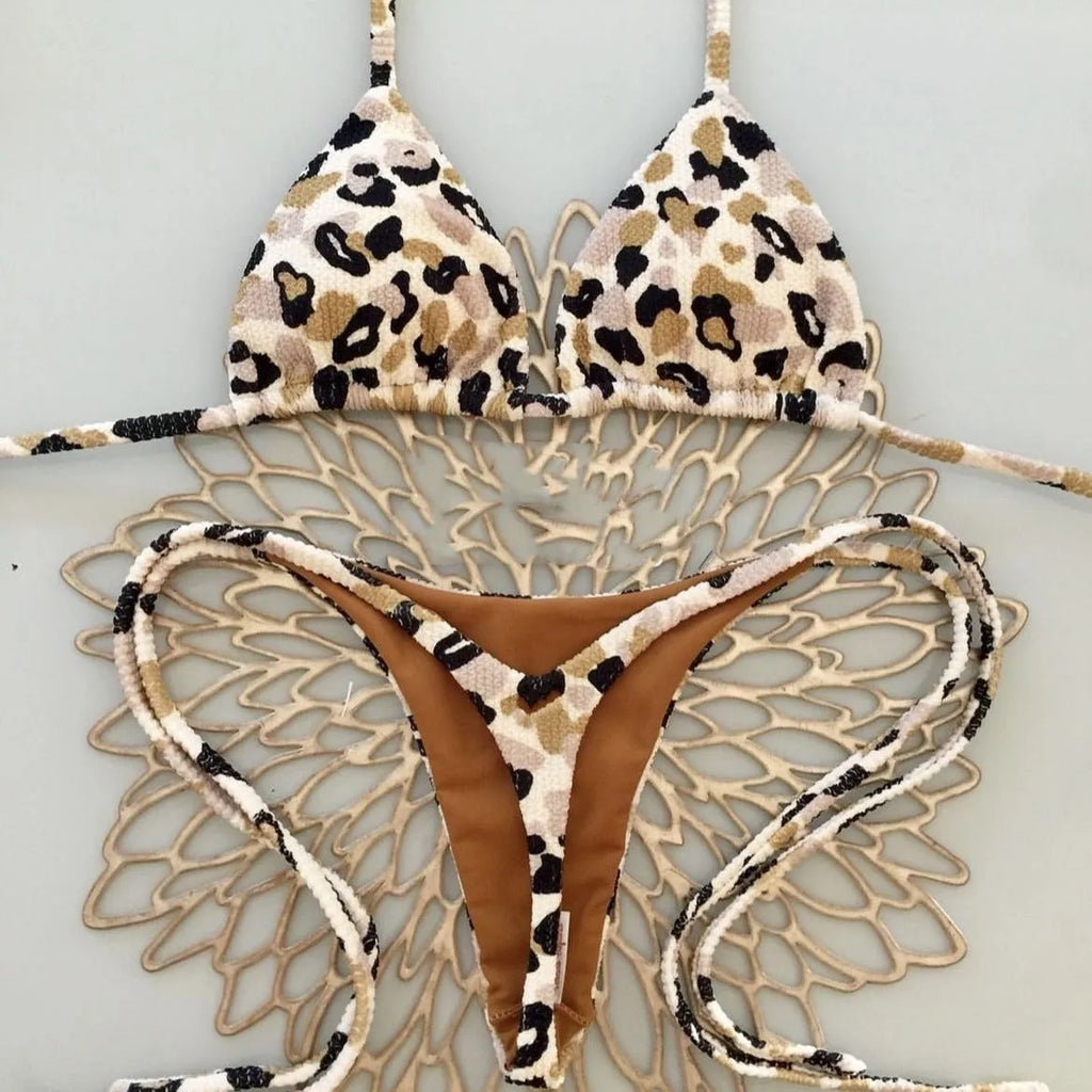 Women's printed bikini swimsuit in briefs style with quick-dry fabric.