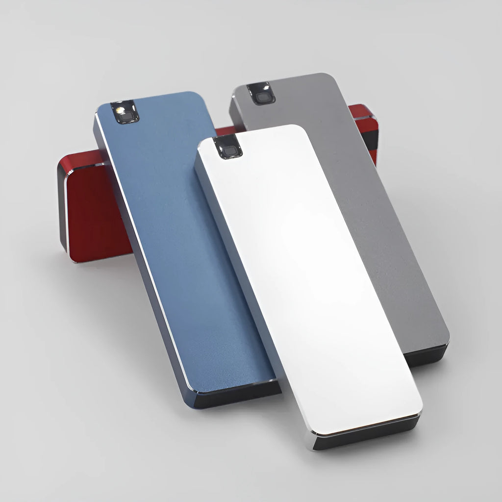 Portable solid state drive with metal enclosure and USB 3.1 interface
