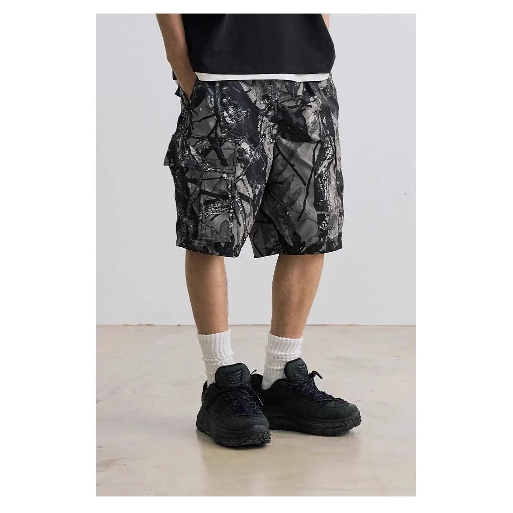 Loose casual straight-leg denim shorts in black colour with mid-waist design and zip fly placket