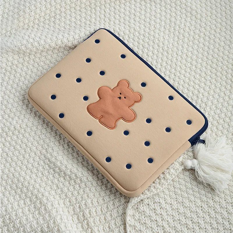 Embroidered animal pattern laptop sleeve in polyester fabric showing size options for 13.6, 14, and 15.6 inch laptops