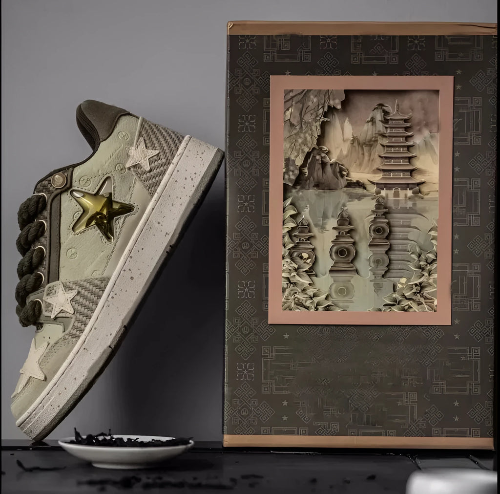 Green casual shoes with star pattern, mesh lining, thick rubber sole, and lace-up closure