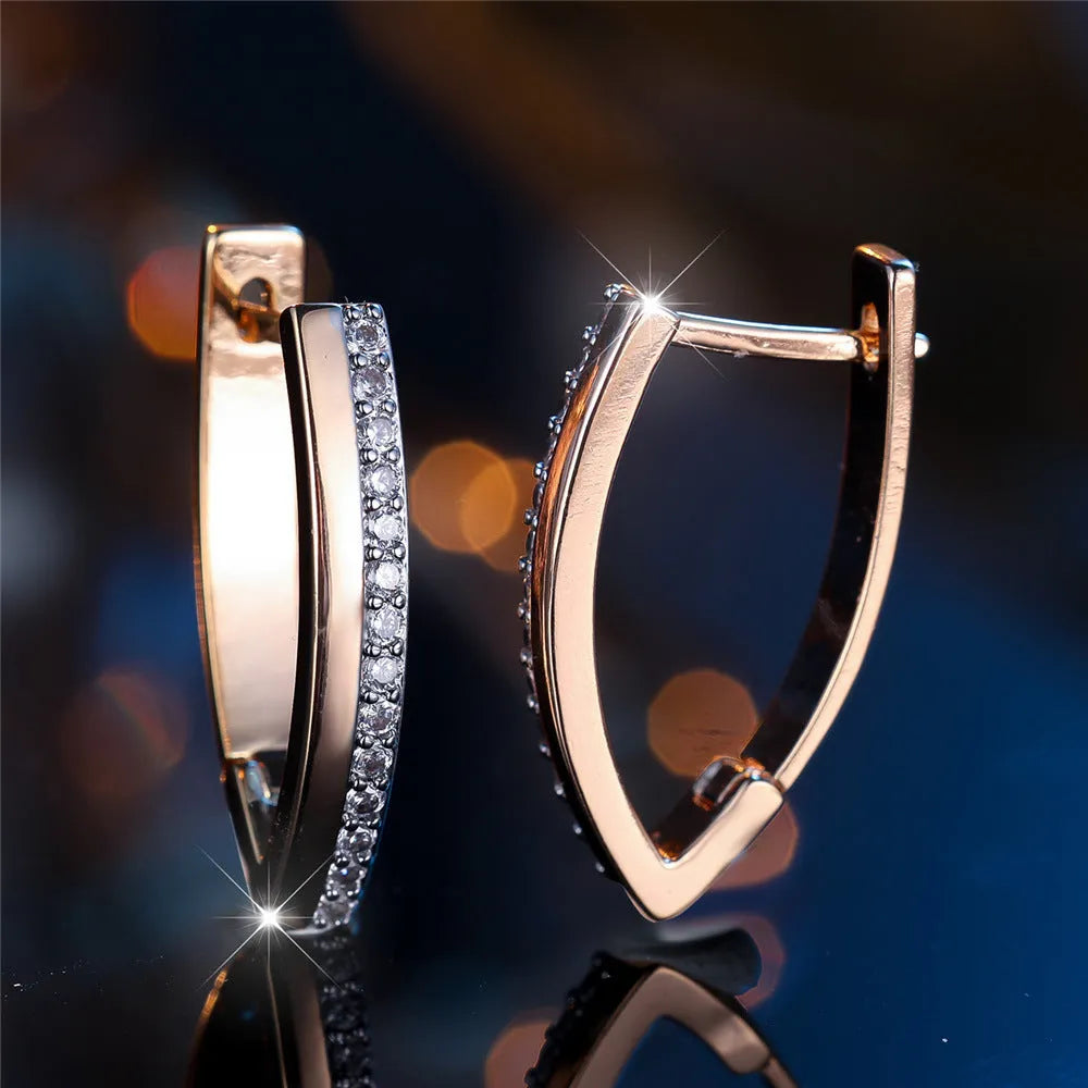 Women's geometric V-shaped champagne gold ear clips with clip-on design