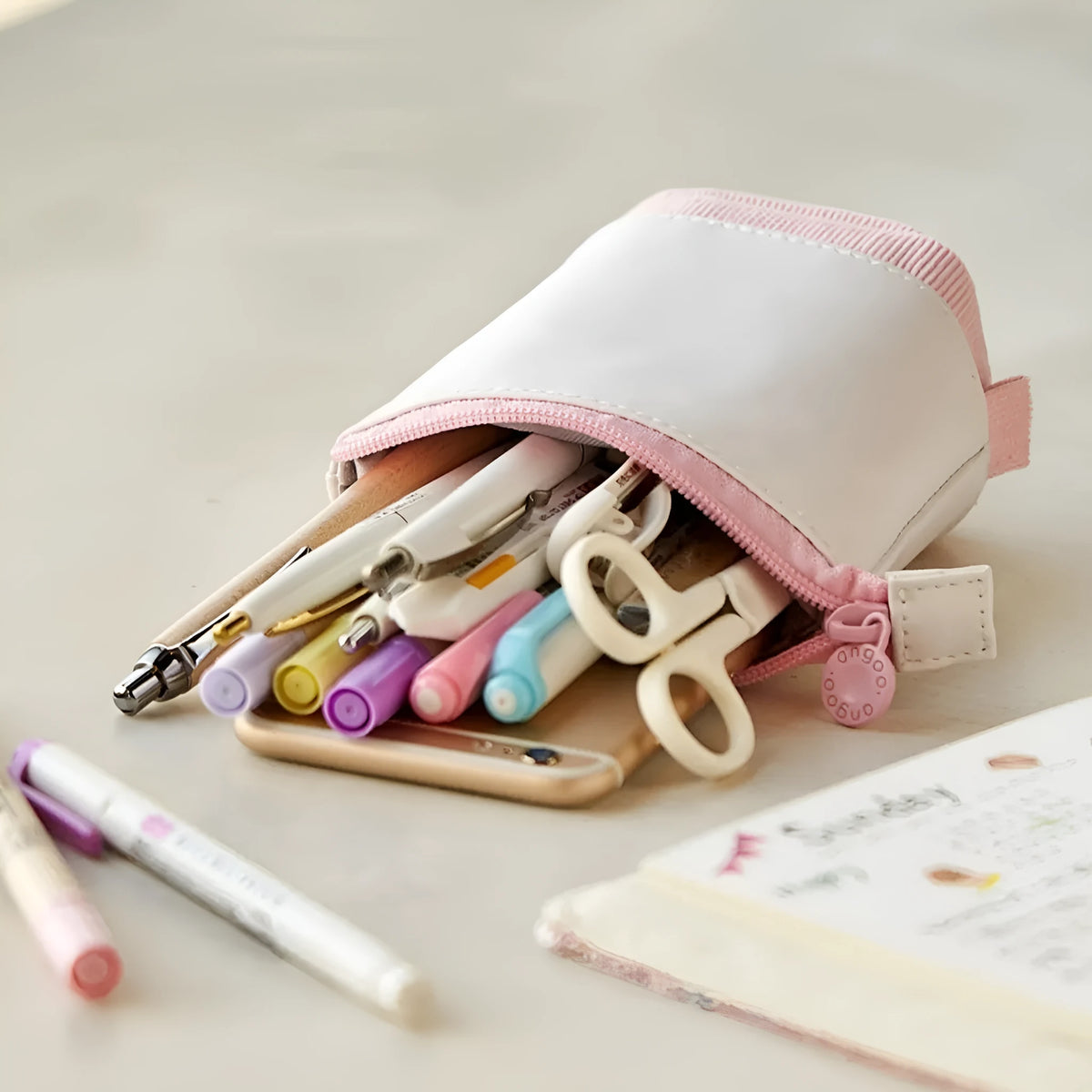 Telescopic drop-down stationery case in corduroy fabric with six colour options