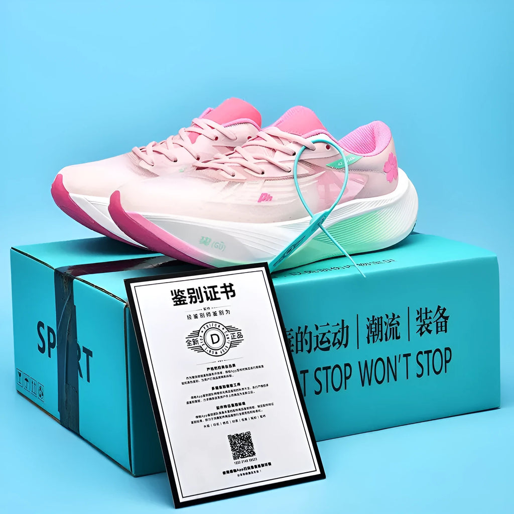 Low top carbon plate sneakers in multiple colours with natural rubber sole and lace-up front