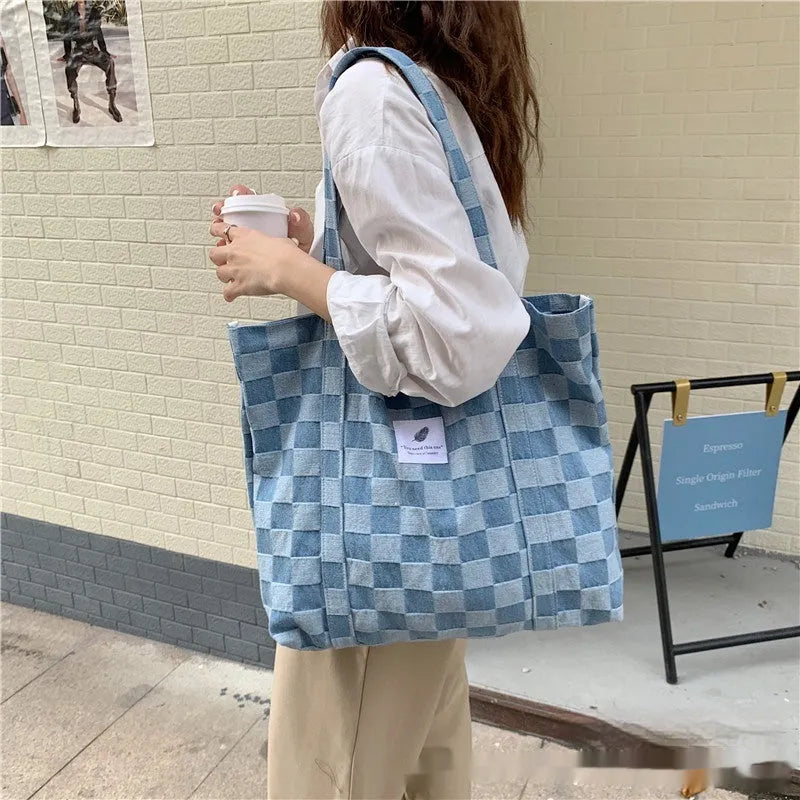 Large capacity oxford cloth shoulder bag for women with three-dimensional pocket in choice of colours