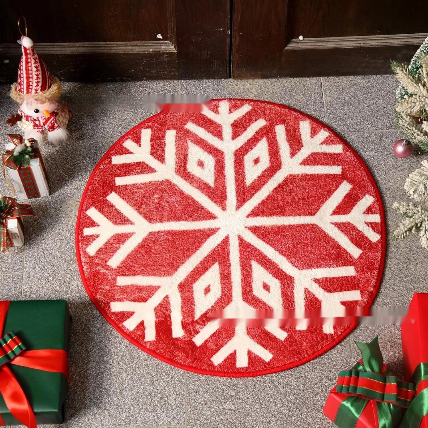 Round Christmas-themed polyester carpet rug with festive printed design