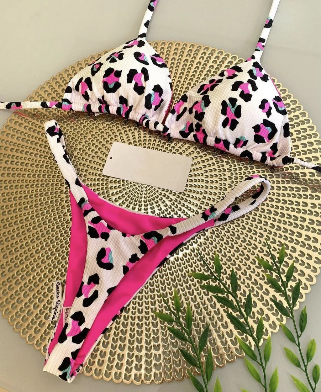 Women's printed bikini swimsuit in briefs style with quick-dry fabric.