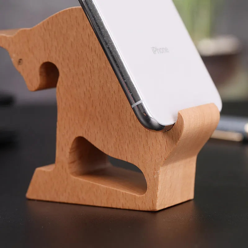 Resin animal-themed mobile phone holder with lazy bracket design for desk organisation