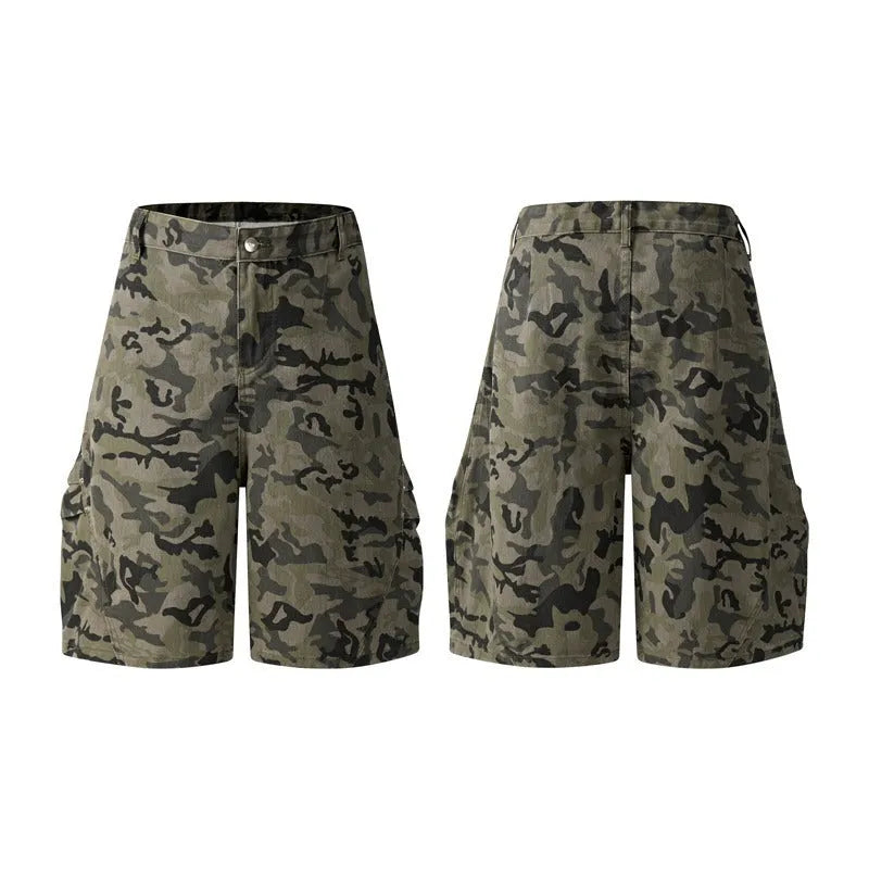 Retro loose-fit workwear shorts with a zipper, made from washed cotton cloth.