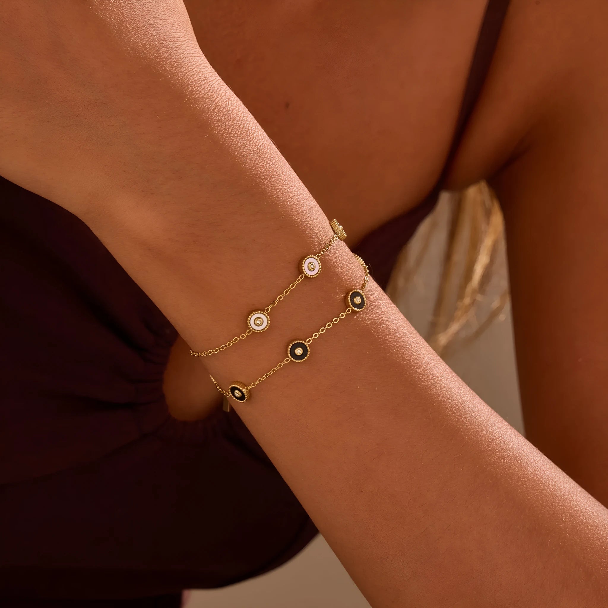 Geometric design women's jewellery set with bracelet and necklace in gold-plated stainless steel