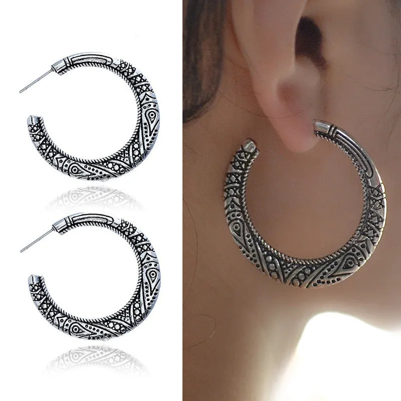 Vintage engraving C-shaped alloy earrings in bronze and silver antique finishes