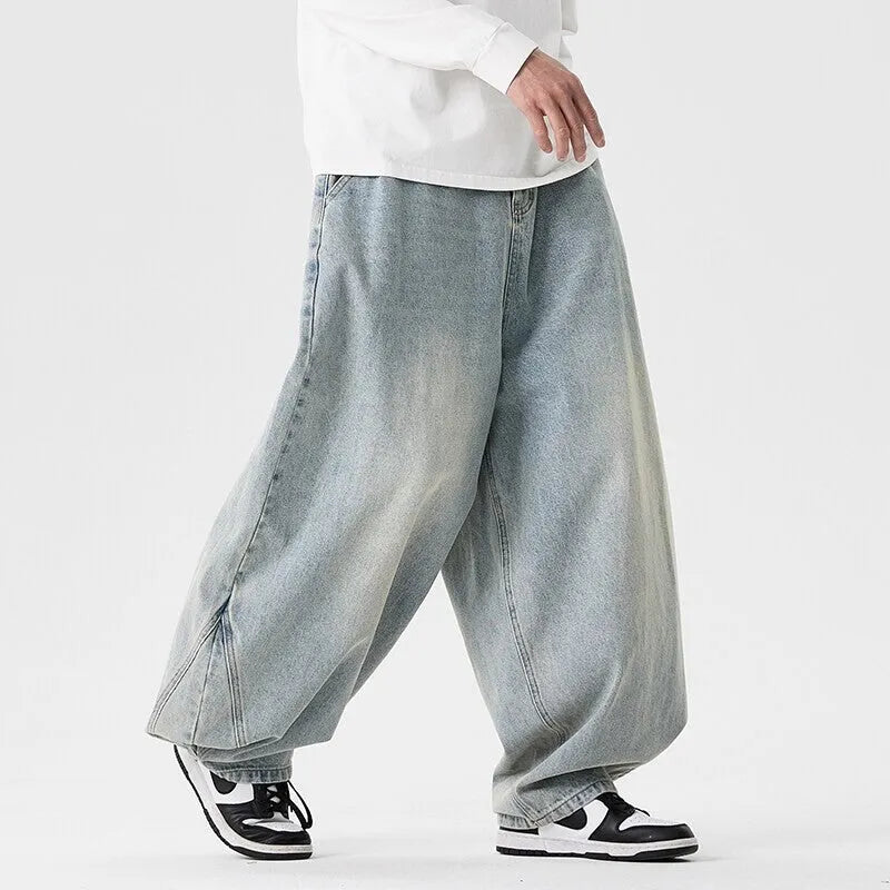 Men's plus size wide leg jeans in American casual style with straight leg opening