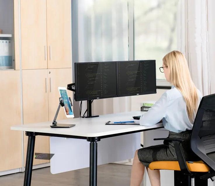 Aluminium folding desktop phone and tablet holder with 360-degree rotation in silver colour