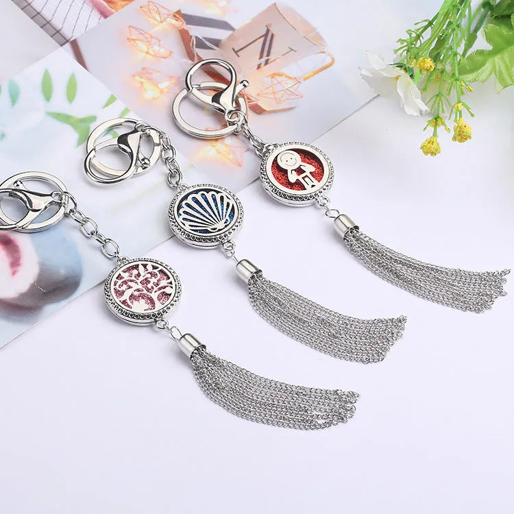 Tassel-design alloy car pendant diffuser with 50cm chain and coloured cotton pads for aromatherapy