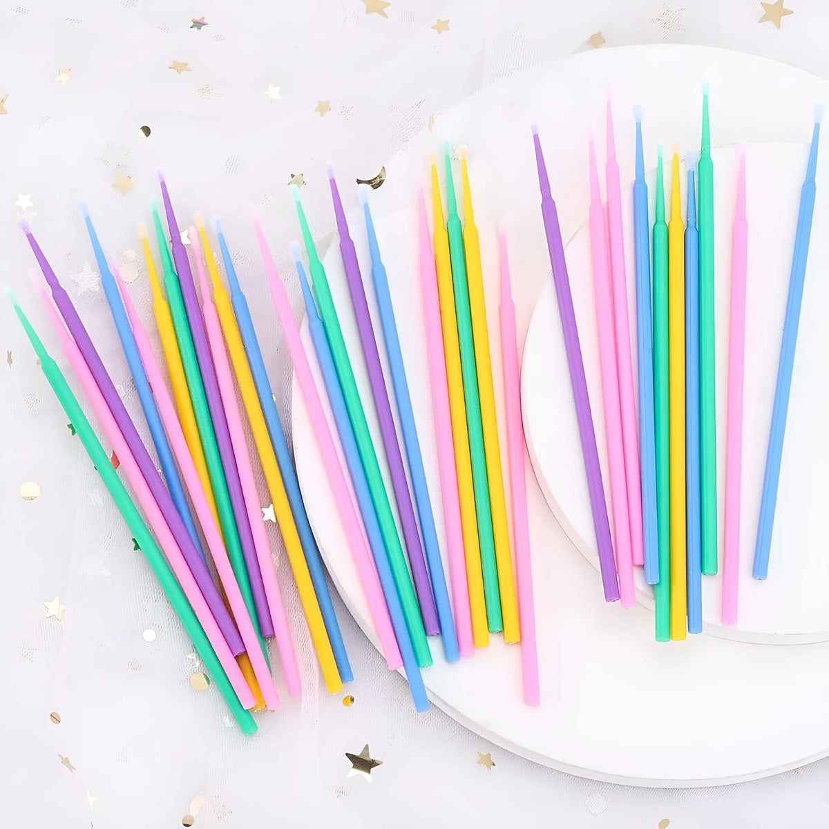 Disposable micro applicator brushes with bendable cotton swab tips and colour-coded handles for eyelash extensions and makeup