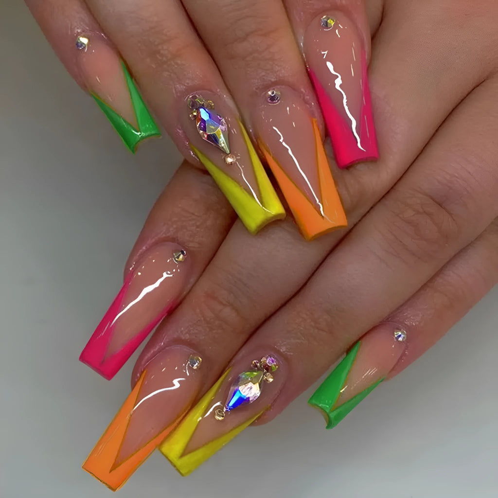Detachable false nail tips with diamond colour French style and red cartoon heart patterns.