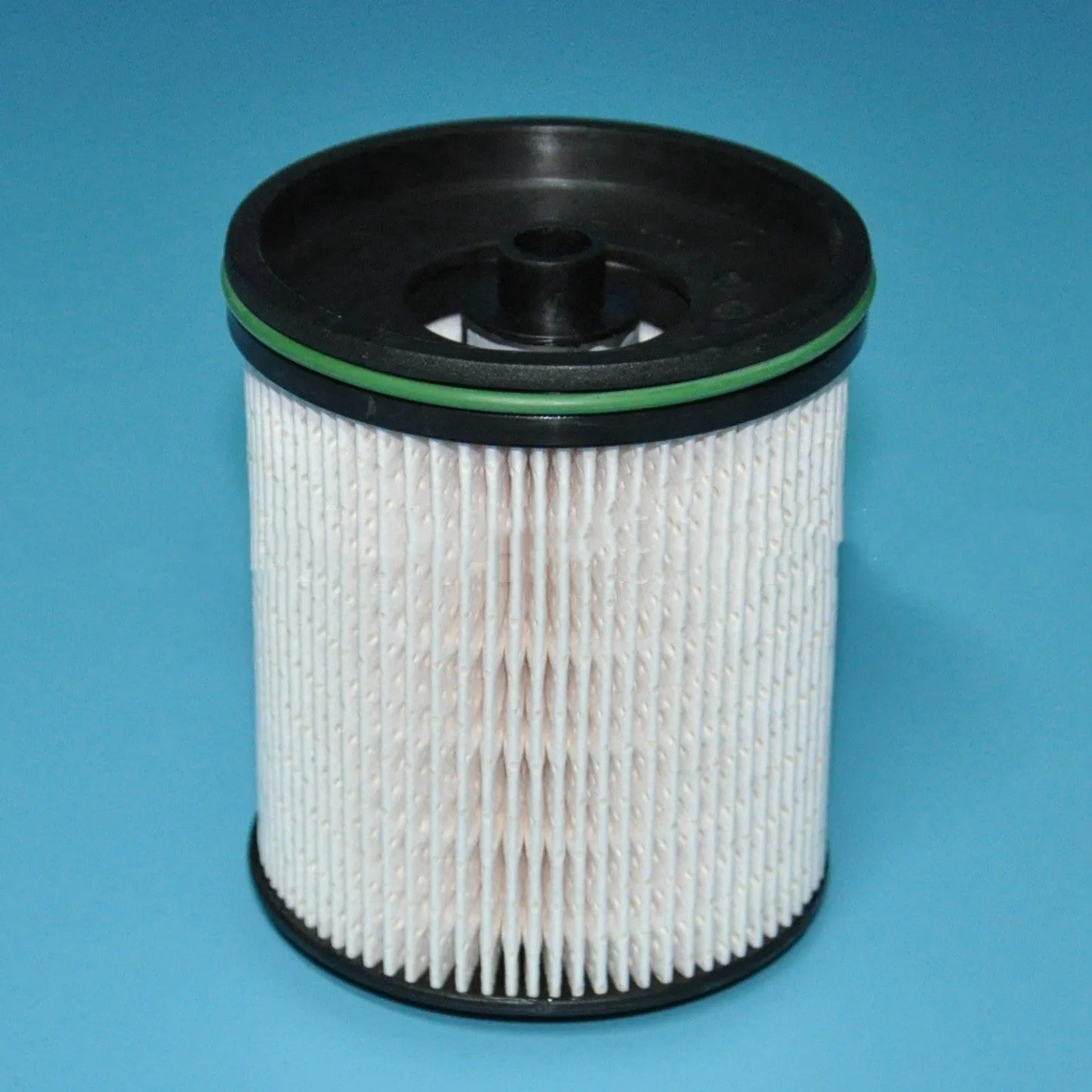 Diesel fuel filter element with gasket for Vauxhall and Opel Astra K vehicles