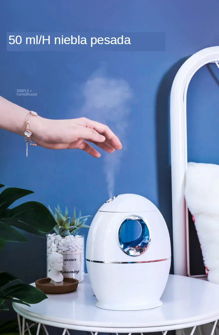 White round aromatherapy humidifier with USB cable and mist spray