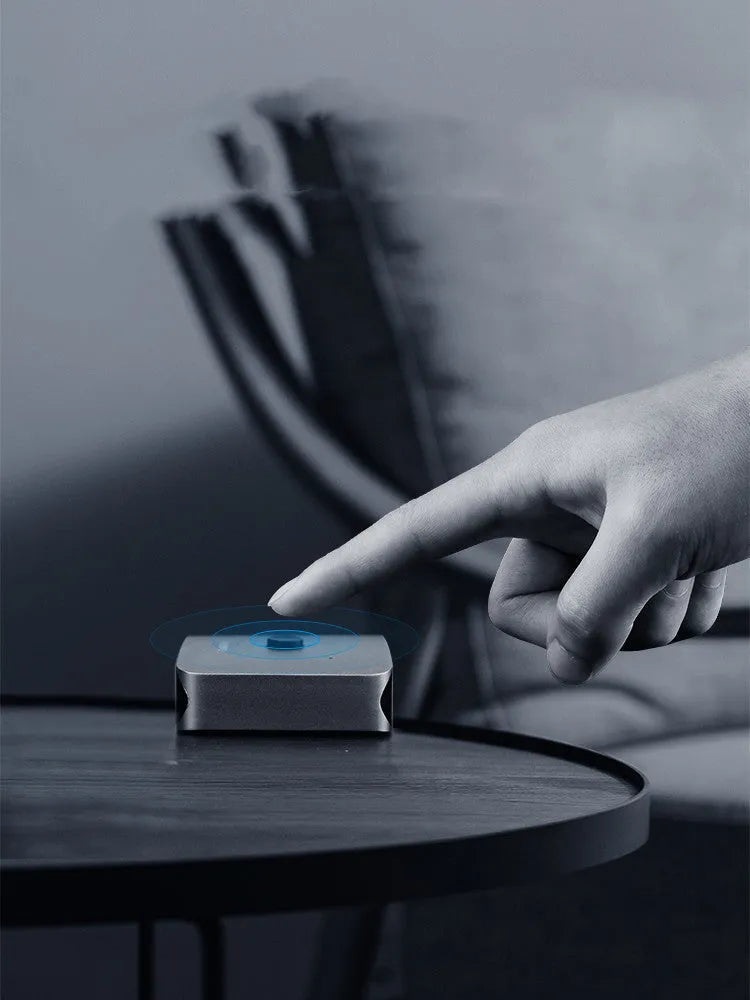 Grey Haibeisi HDMI one input two output splitter switcher device for 4K monitors and TVs.