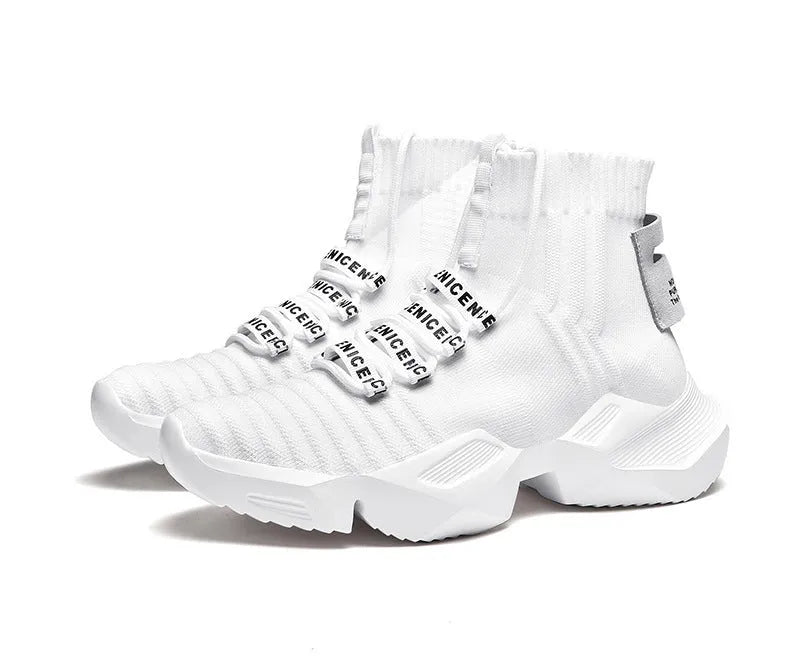 Men's black and white sports casual shoes with mesh lining in sizes 39 to 47