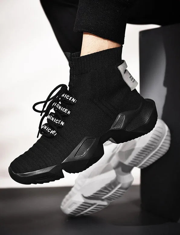 Men's black and white sports casual shoes with mesh lining in sizes 39 to 47