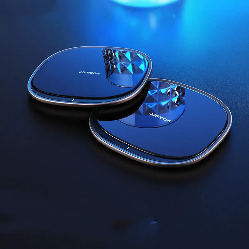 Black or white 15W wireless fast charger with zinc alloy frame and glass surface for mobile phones