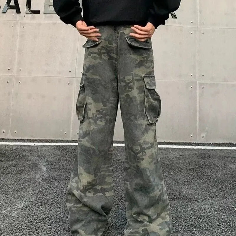 American vintage crumpled camouflage cargo pants with multiple pockets on a cotton blend fabric.
