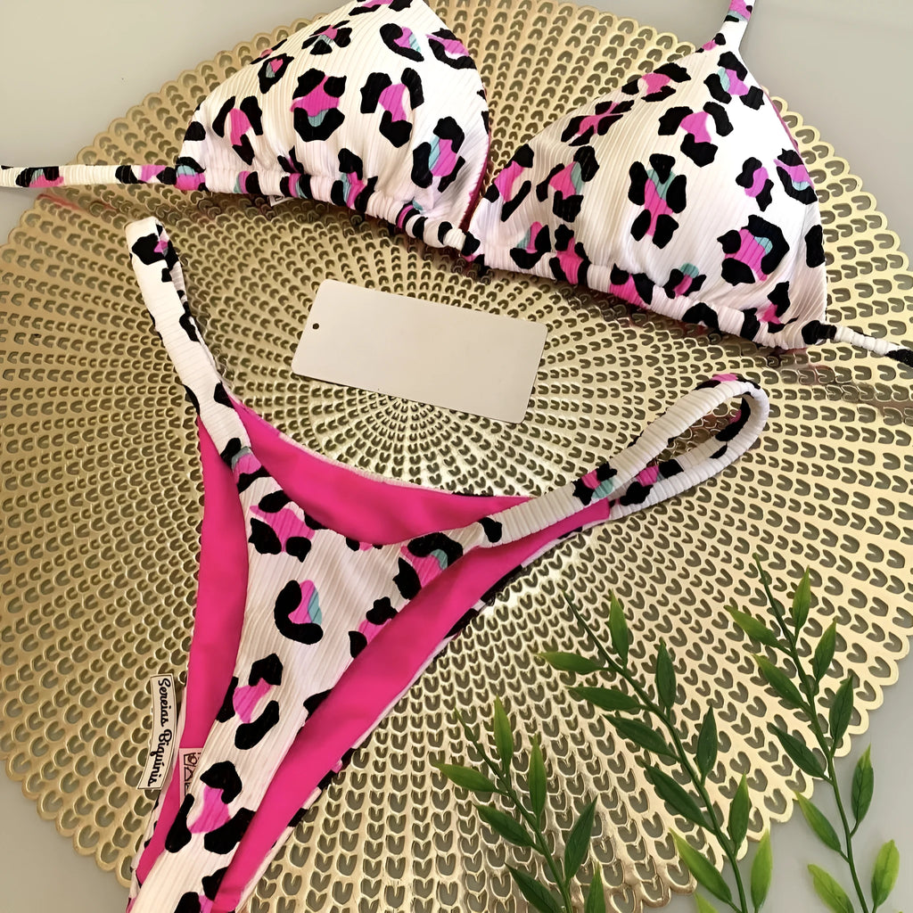 Women's printed bikini swimsuit in briefs style with quick-dry fabric.