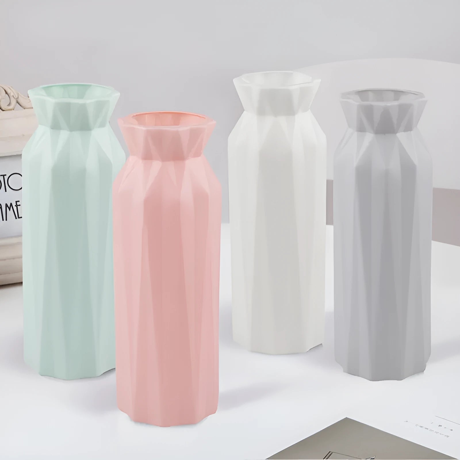 Drop-resistant melamine vase in green, grey, pink or white with 7.2cm base