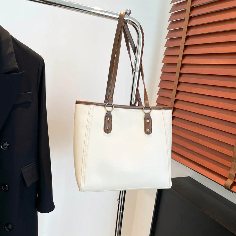Korean style horizontal square shoulder underarm bag in PU material with a sandwich pocket.