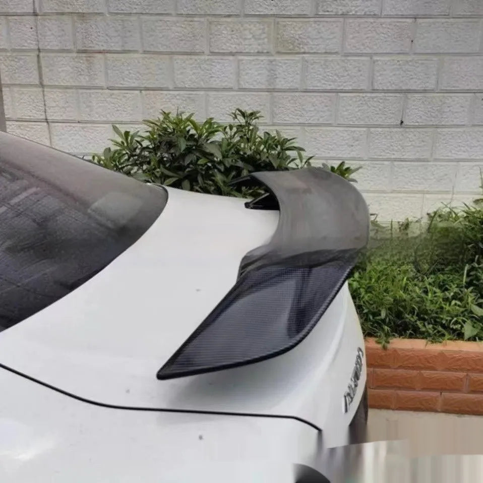 Universal punch-free ABS plastic car tail wing spoiler in bright black finish