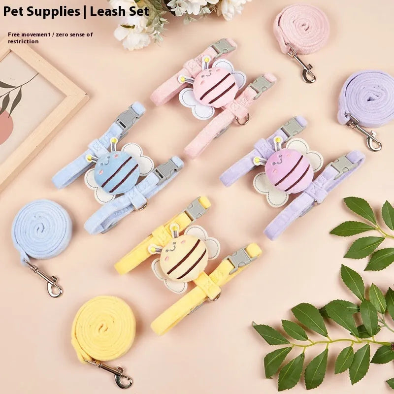 Outdoor adjustable cat rope leash with bee-shaped decoration in pink, yellow or blue colours
