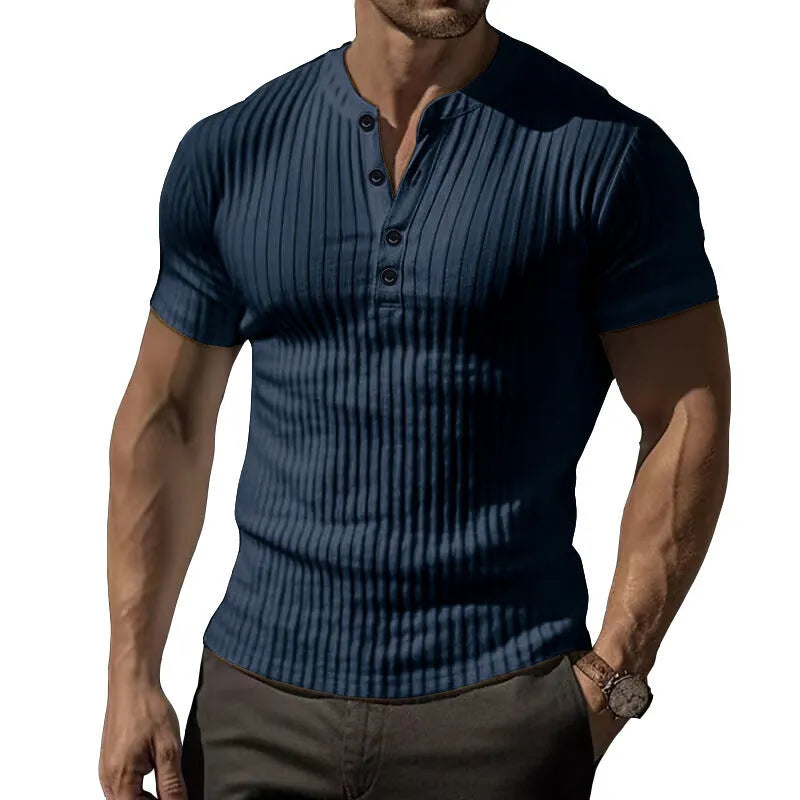 Men's slim-fit short-sleeved sports t-shirt in solid colour on a plain background