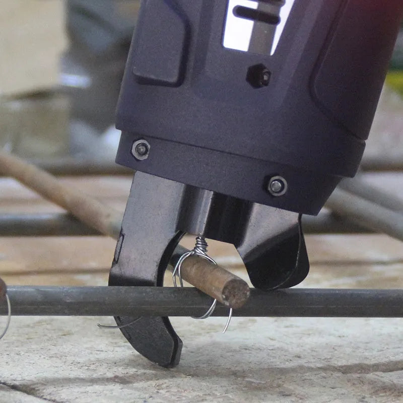 Fully automatic electric steel bar tying machine with rechargeable battery for construction site use