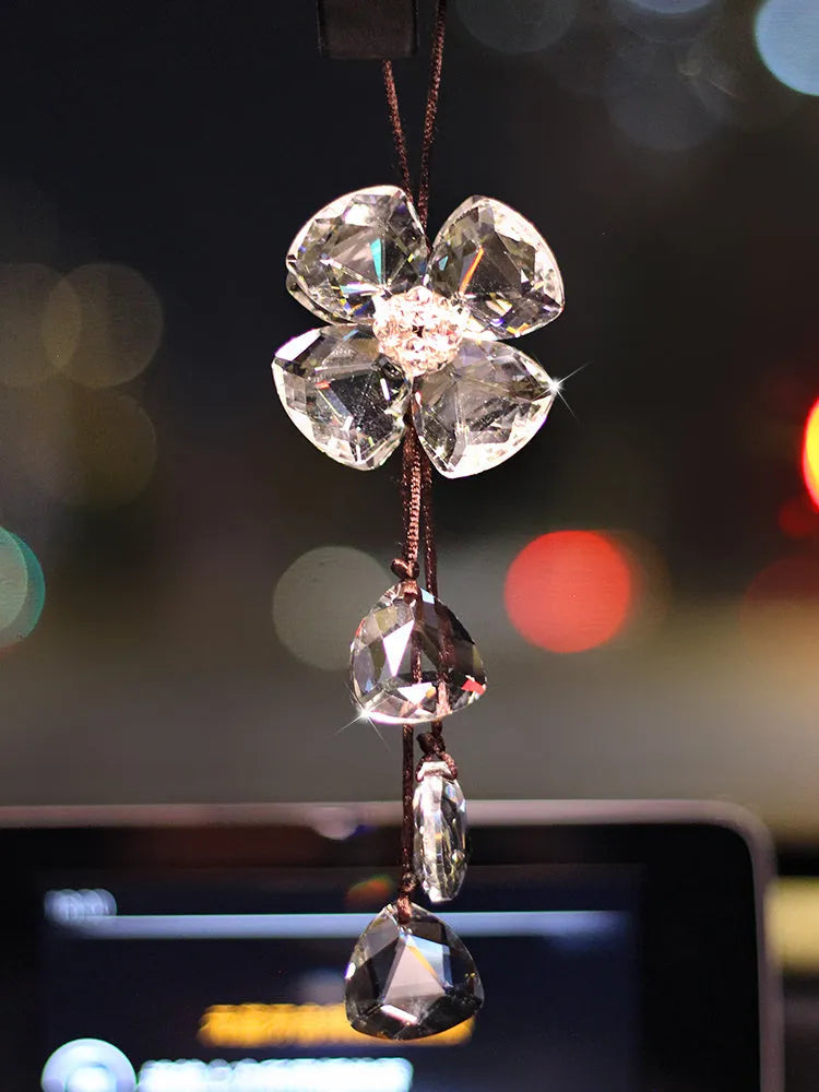 Crystal four leaf grass car pendant approximately 20 cm long in four colour options
