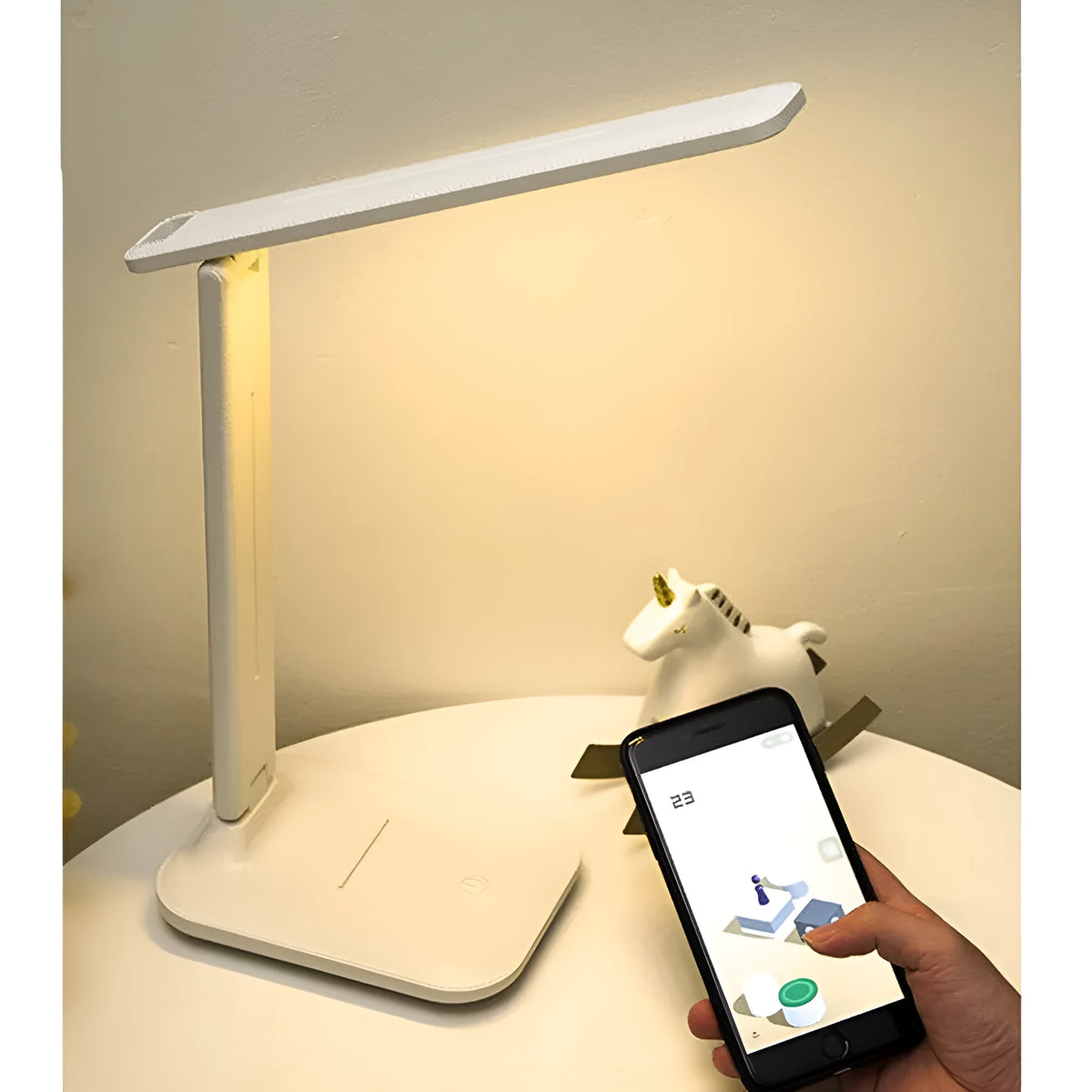 White touch dimming bedside lamp with USB charging for children's bedrooms