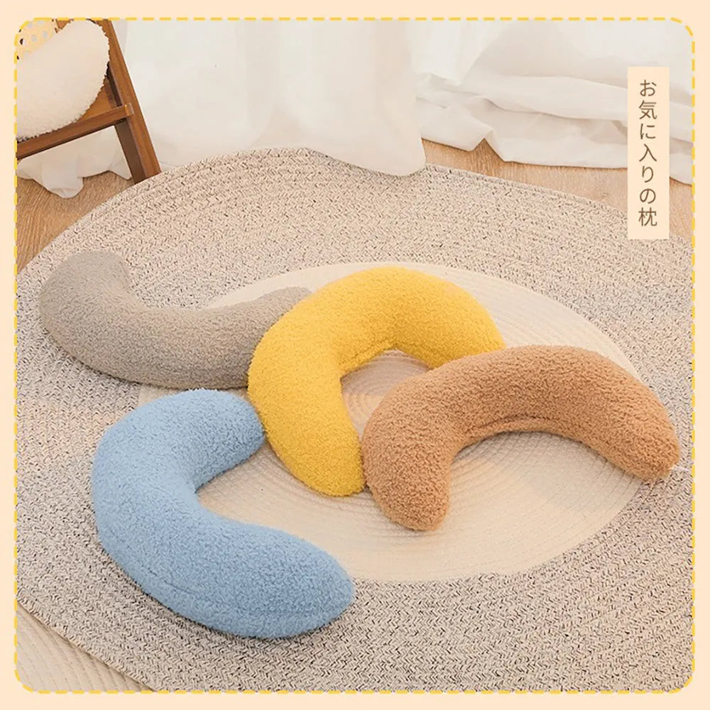 U-shaped cat pillow with adjustable collar in blue colour