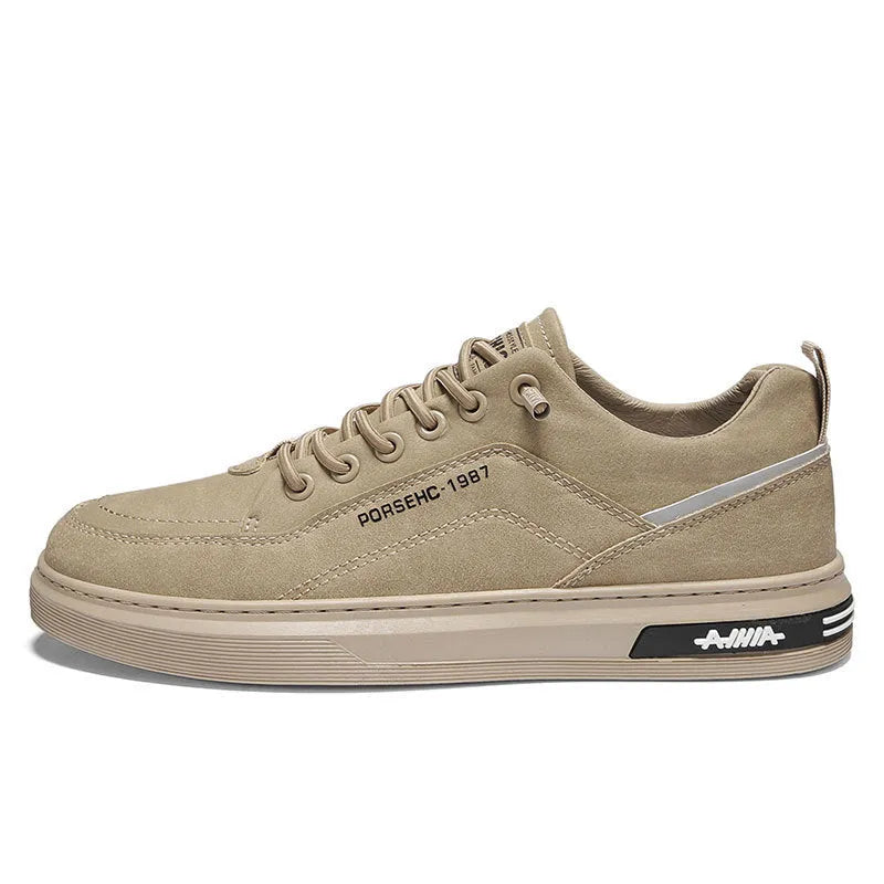 Men's black low-top casual shoes with round toe and non-slip rubber sole.