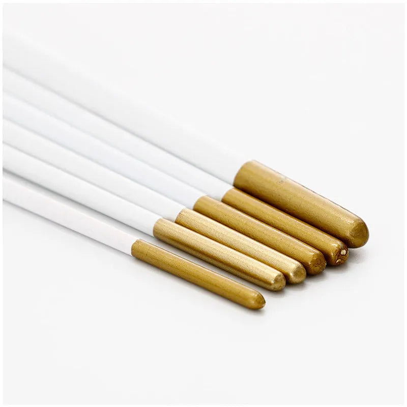 Set of six watercolour acrylic brushes with wood handles in various sizes for painting