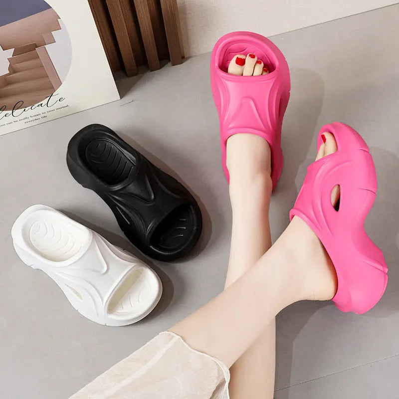 Women's thick-soled EVA slippers in white colour with round toe design