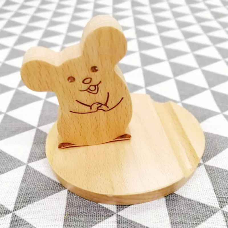 Resin animal-themed mobile phone holder with lazy bracket design for desk organisation