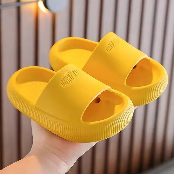Children's EVA non-slip home slippers in mixed colours with injection moulded soles