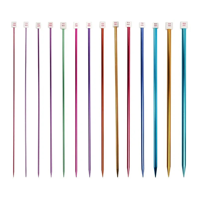 A set of 28 crochet hooks with protective caps, organised by size from 2.0mm to 10.0mm.