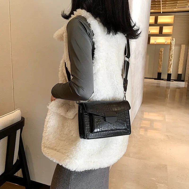 Vintage-style crossbody bag in PU leather shown in black, dark brown, khaki, or red