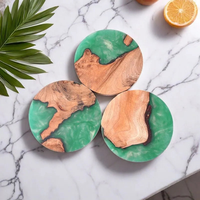 Wooden Kung Fu tea coasters in green and black colours with round and square shapes