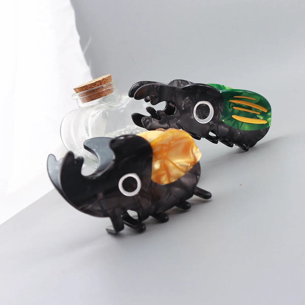 Handmade green cellulose acetate beetle grip keychain with cartoon caterpillar decoration