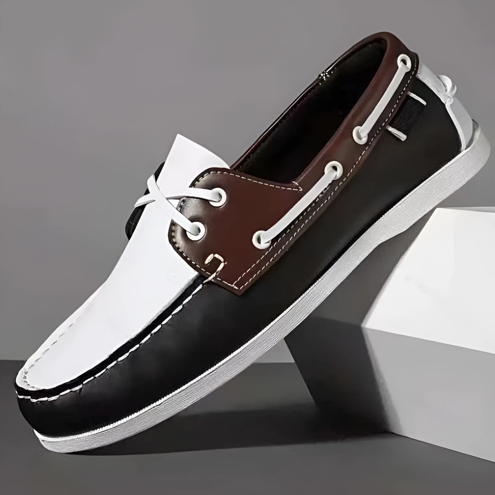 Men's British style casual shoes with flat heel and round toe in artificial PU material