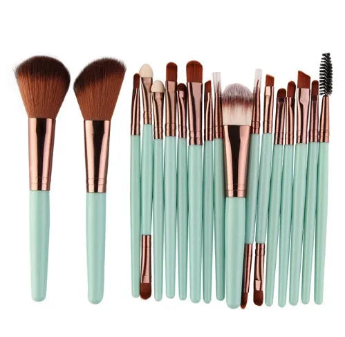 18-piece makeup brush set showing various brush types including fan-shaped brushes for contouring