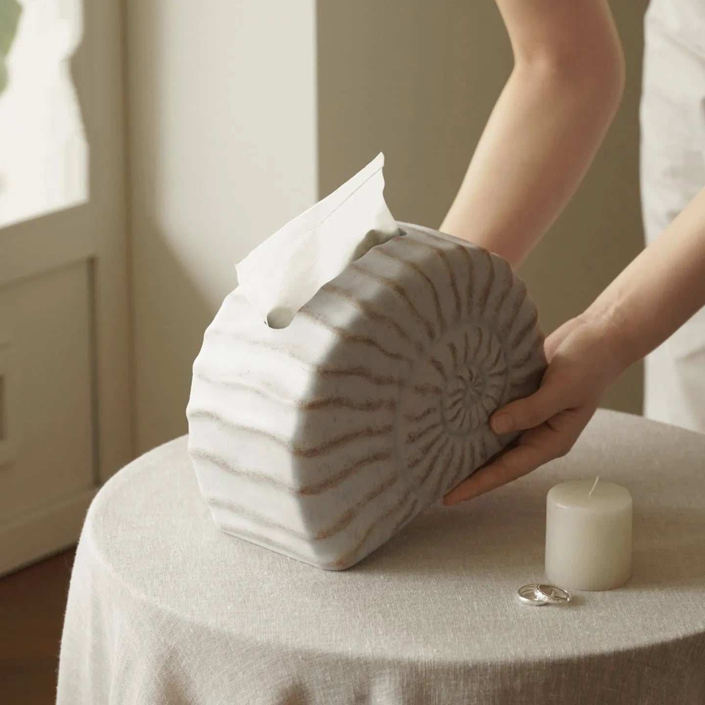 Conch ramble resin tissue box decoration in modern simplicity style