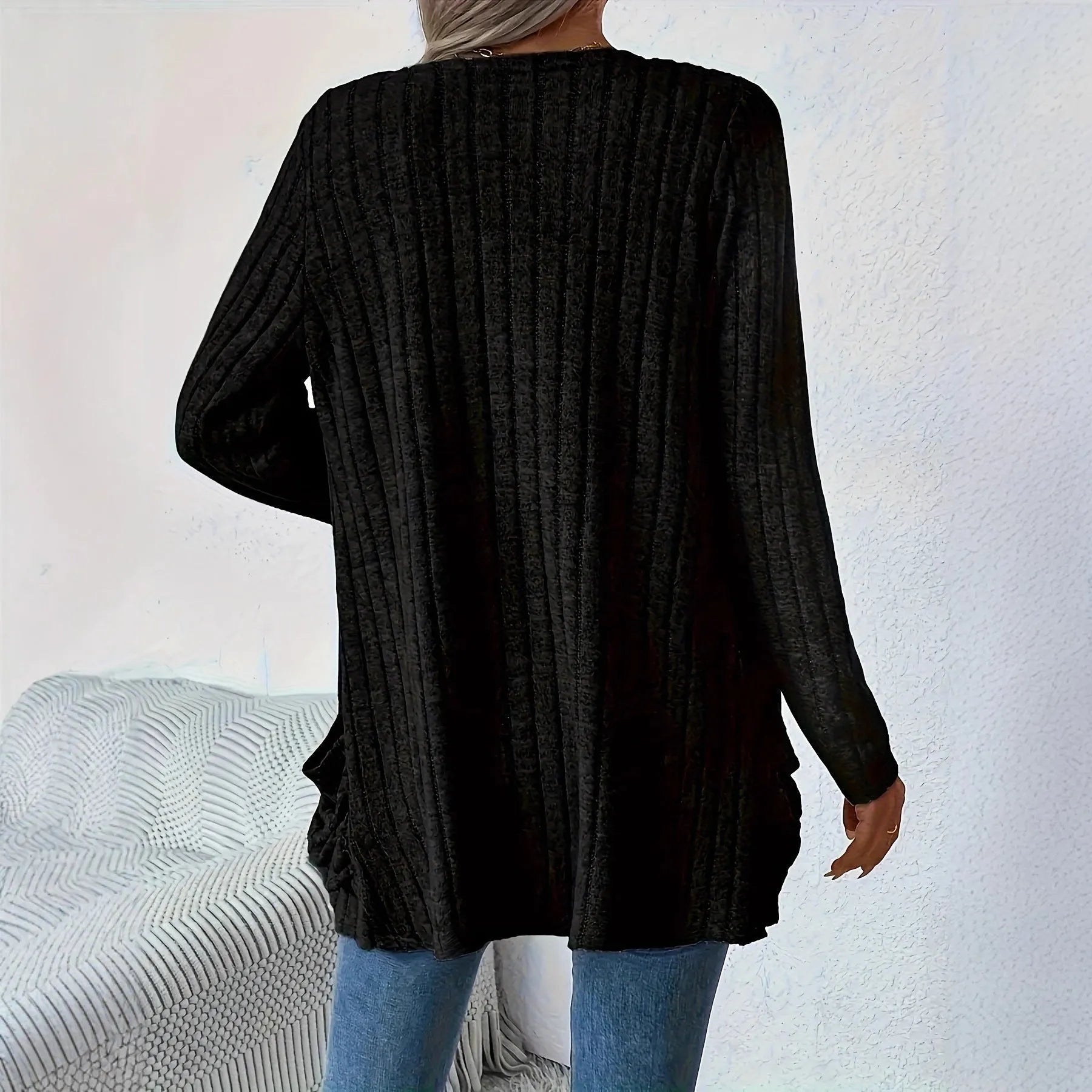 Solid colour loose fitting long sleeve cardigan with front pockets in Grandma grey